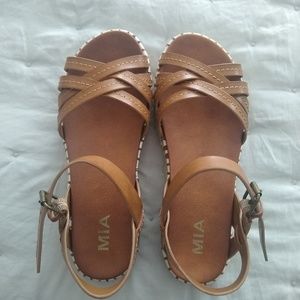 Mia sandals